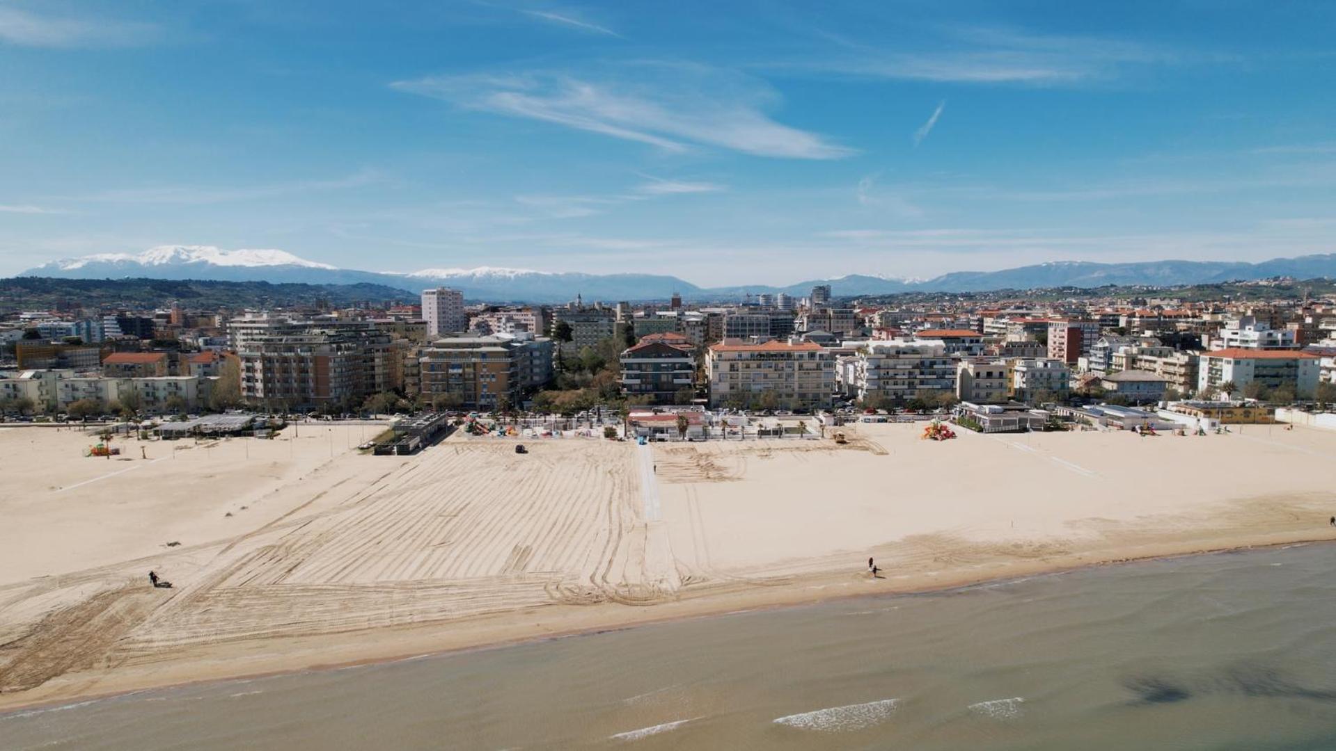Hotel Augusto Al Mare Pescara Exterior foto